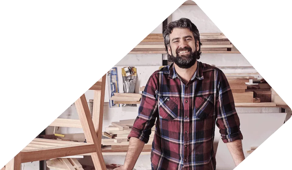 Antreprenor într-un atelier de mobilă